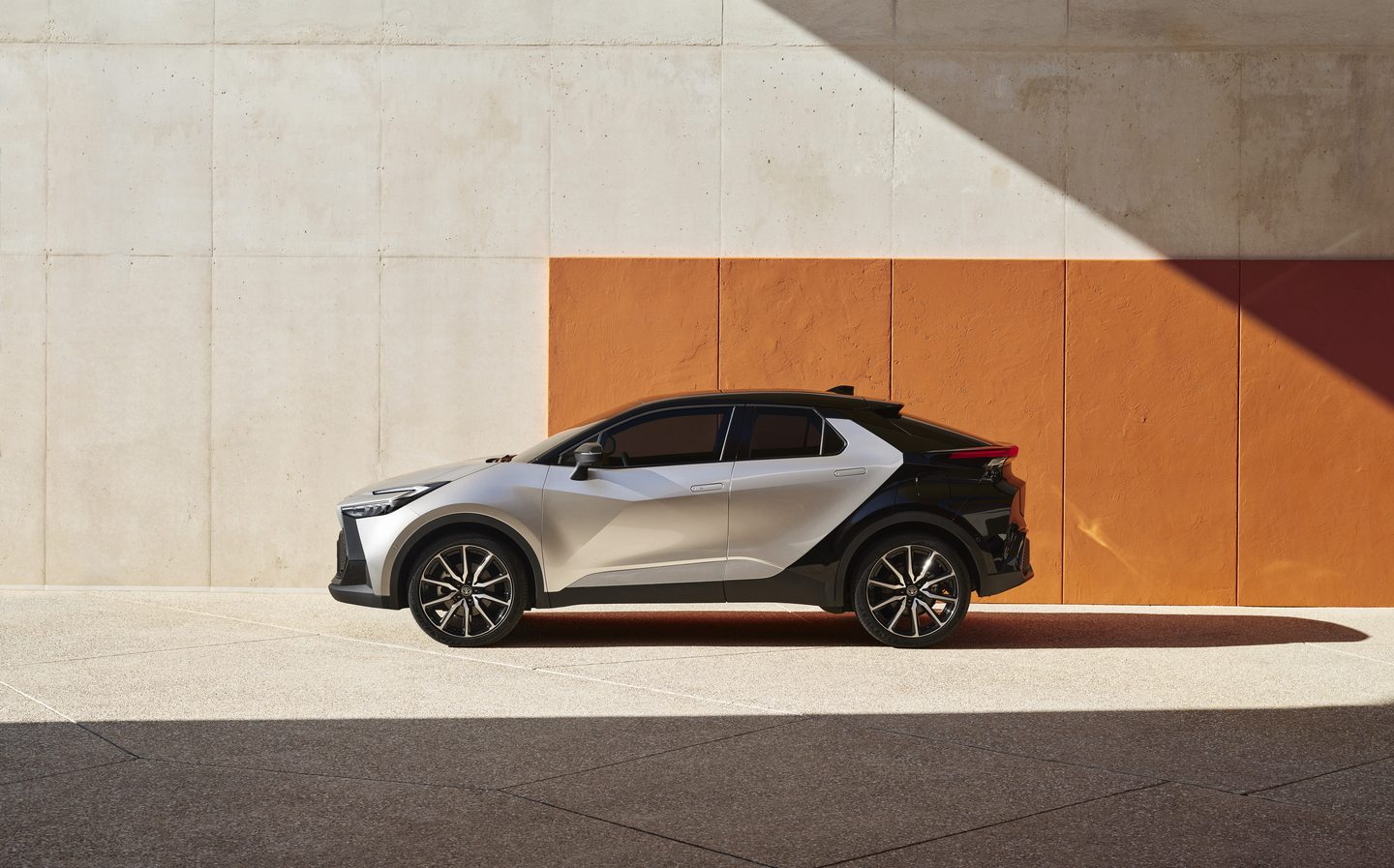 Toyota chr hybrid plug in deals