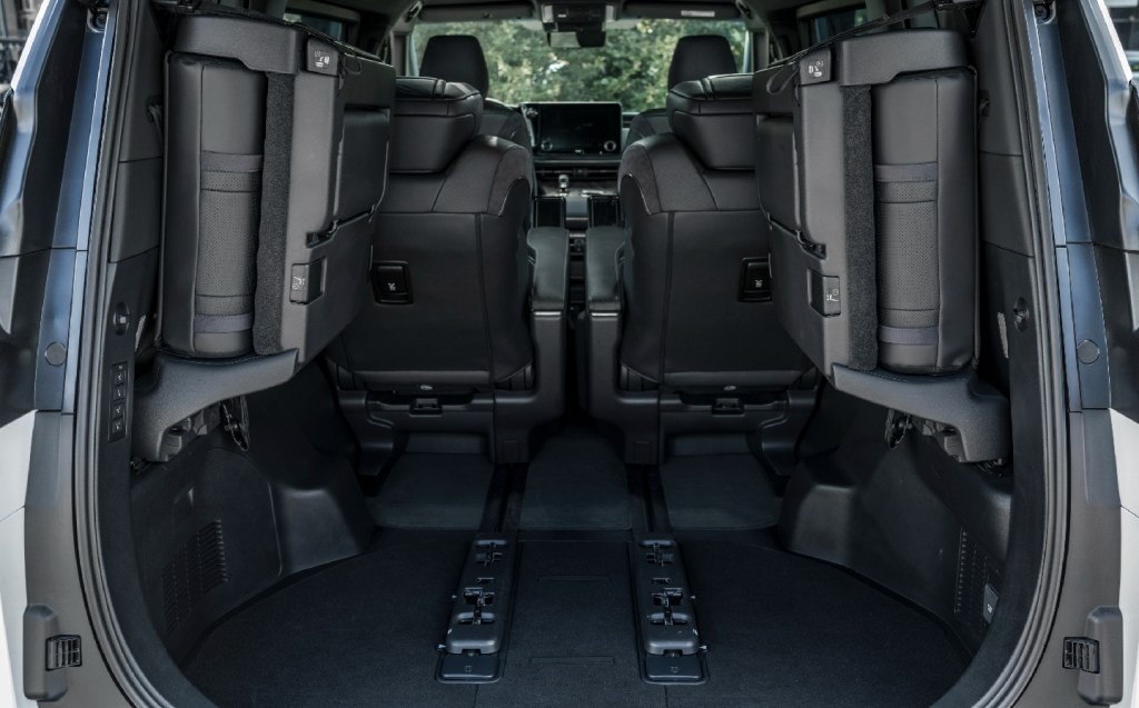 2023 Lexus LM 7-seater interior