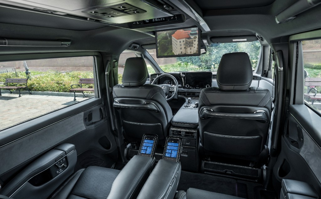 2023 Lexus LM 7-seater interior