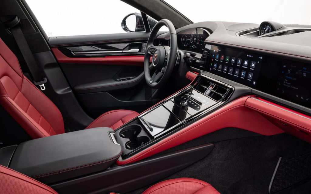 Interior of the new Porsche Panamera