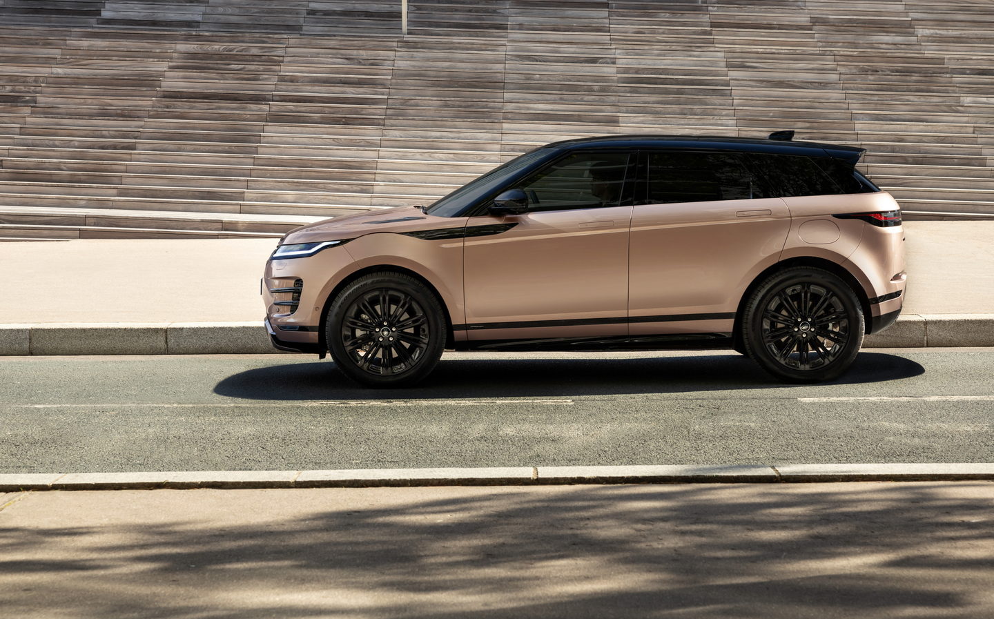 New products for Range Rover Evoque - H & R