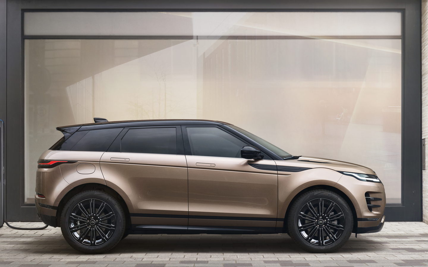 2023 Range Rover Evoque plug-in hybrid review - Drive