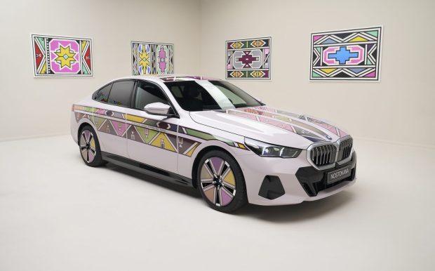 BMW i5 Flow Nostokana art car