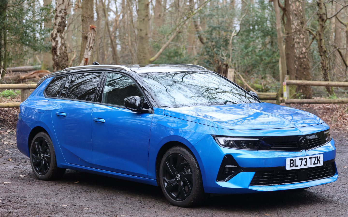 Vauxhall Astra Sports Tourer in blue