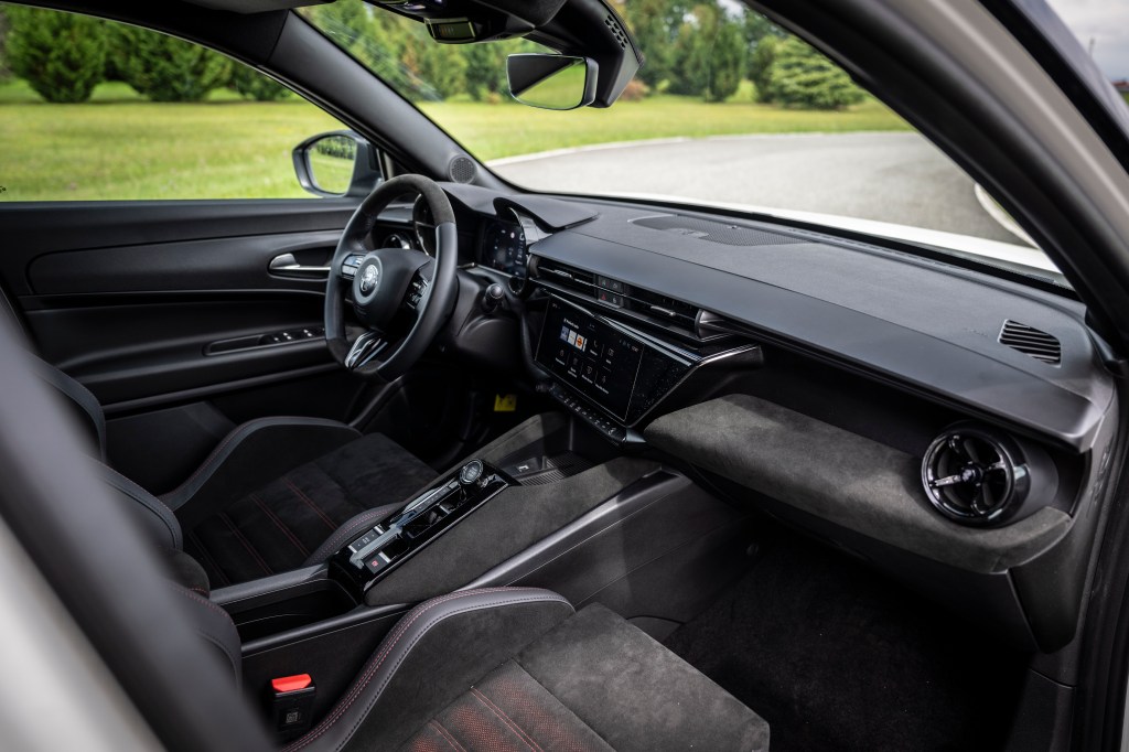 Alfa Romeo Junior interior