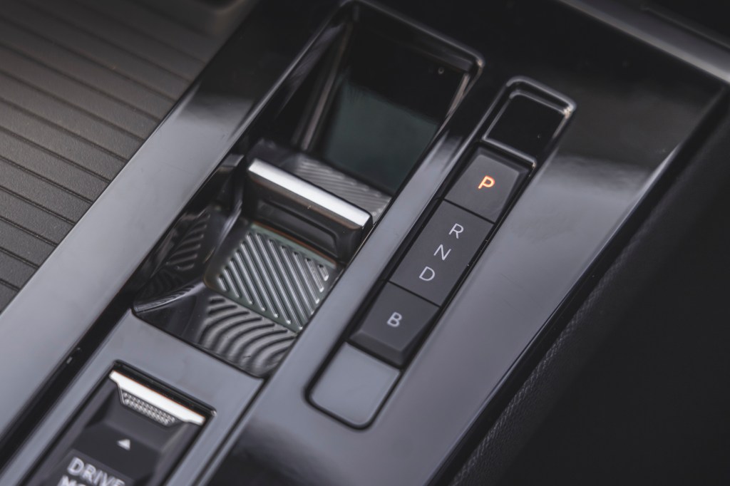 Vauxhall Astra Sports Tourer Electric Ultimate drive selector and B mode