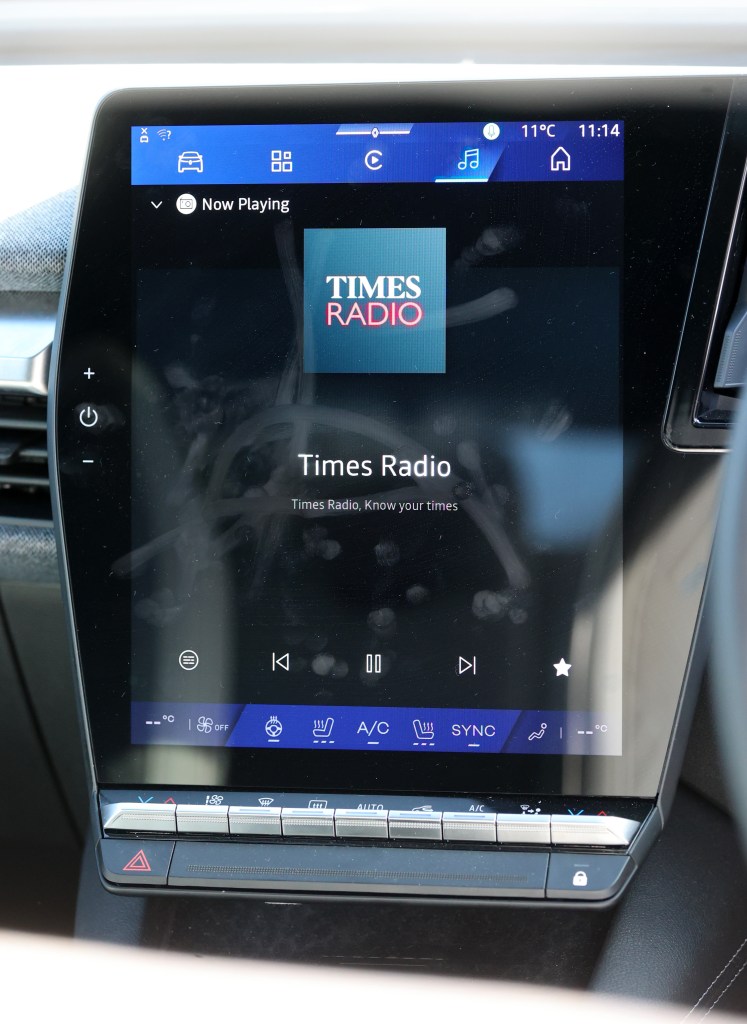 2024 Renault Renault E-Tech Iconic touchscreen
