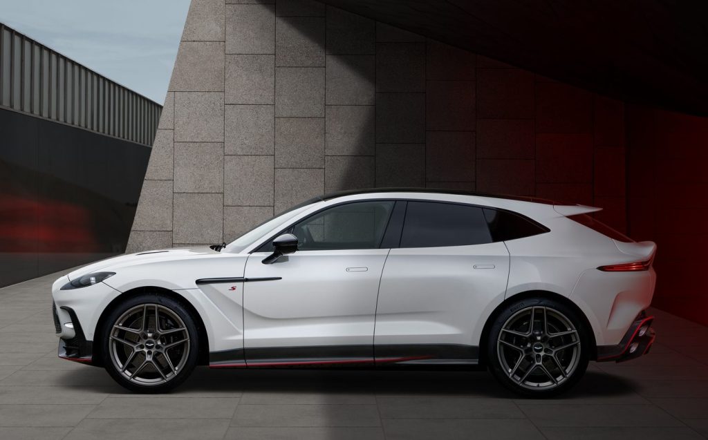 Aston Martin DBX S