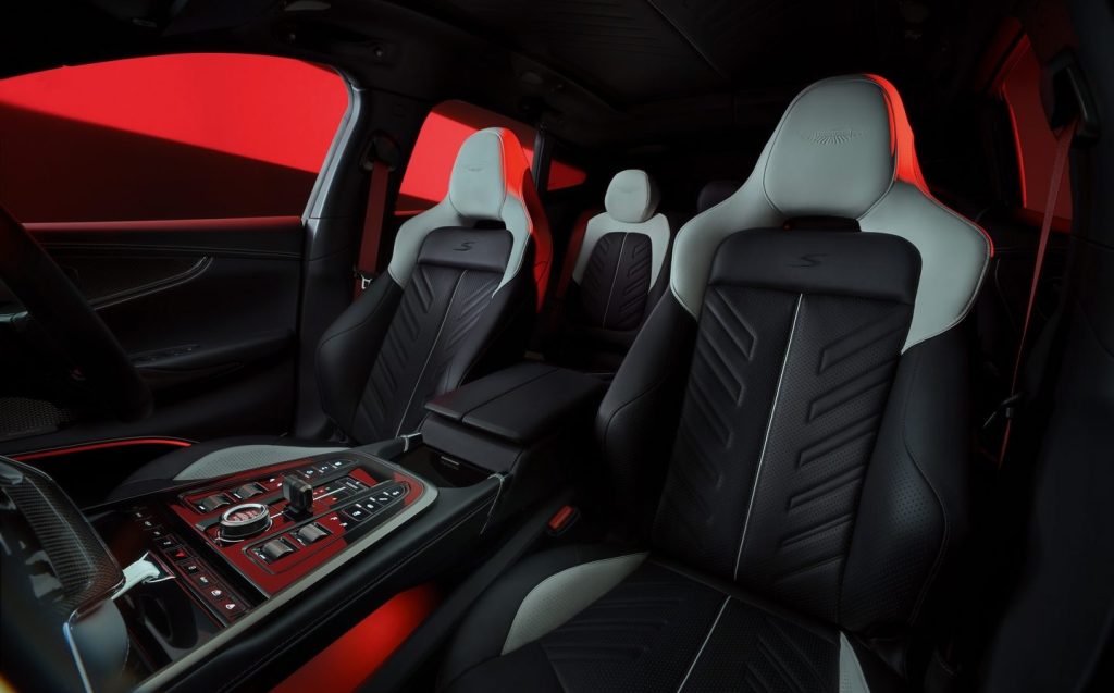 Aston Martin DBX S
