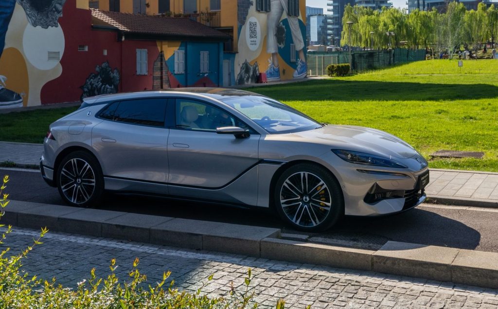 Denza Z9GT