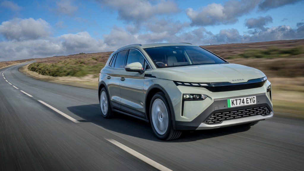 Skoda Elroq driving front 3/4 view