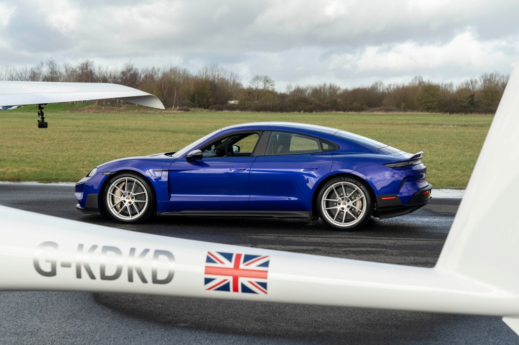 James May and Richard Hammond EV plane vs car race