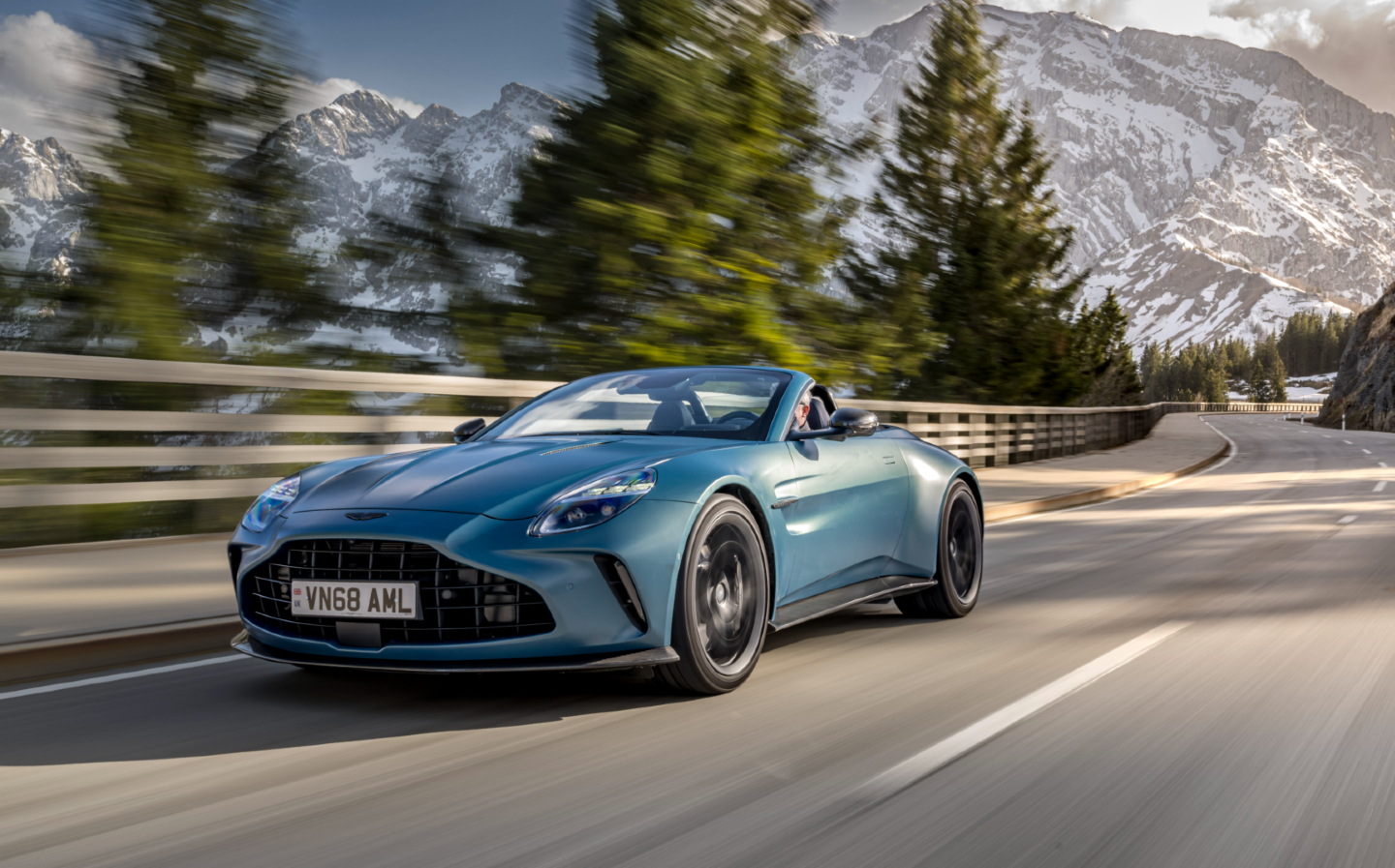 Aston Martin Vantage Roadster 2025 review