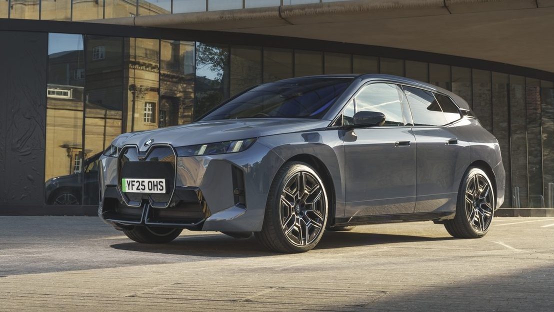 BMW iX